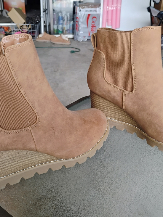Shoes - Women’s Chelsea Wedge Booties - Tan